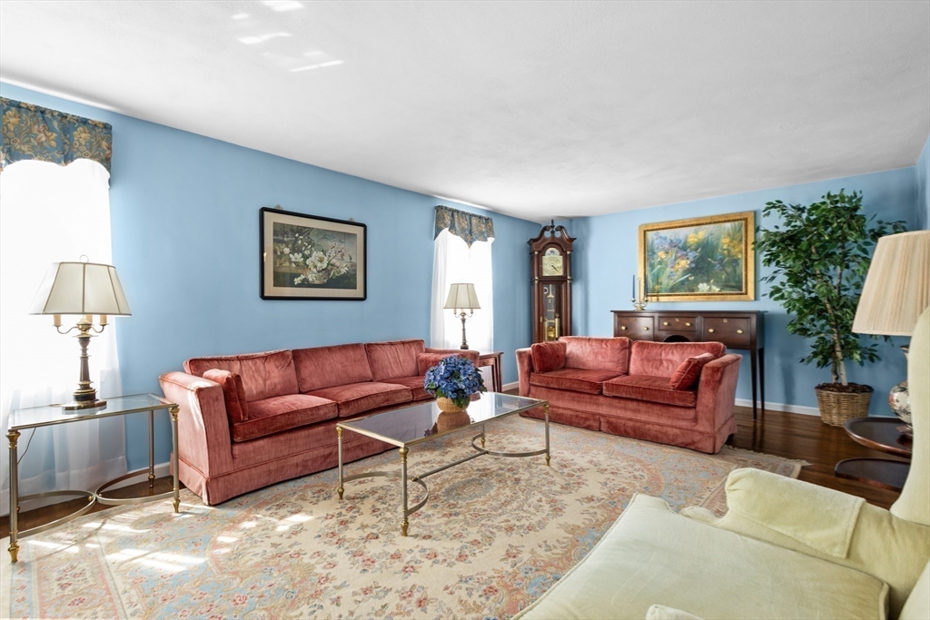 40 W Elm St