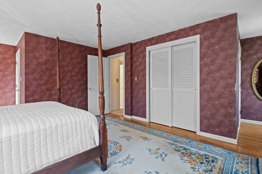 40 W Elm St