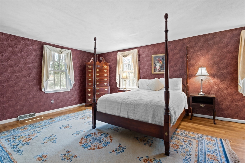 40 W Elm St