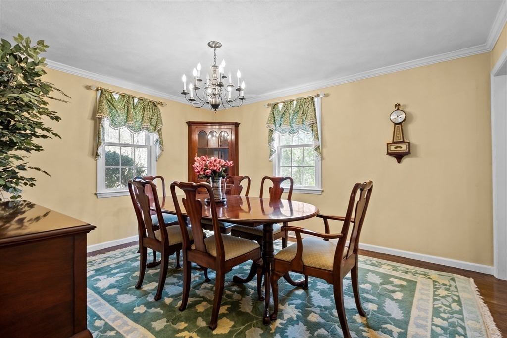 40 W Elm St