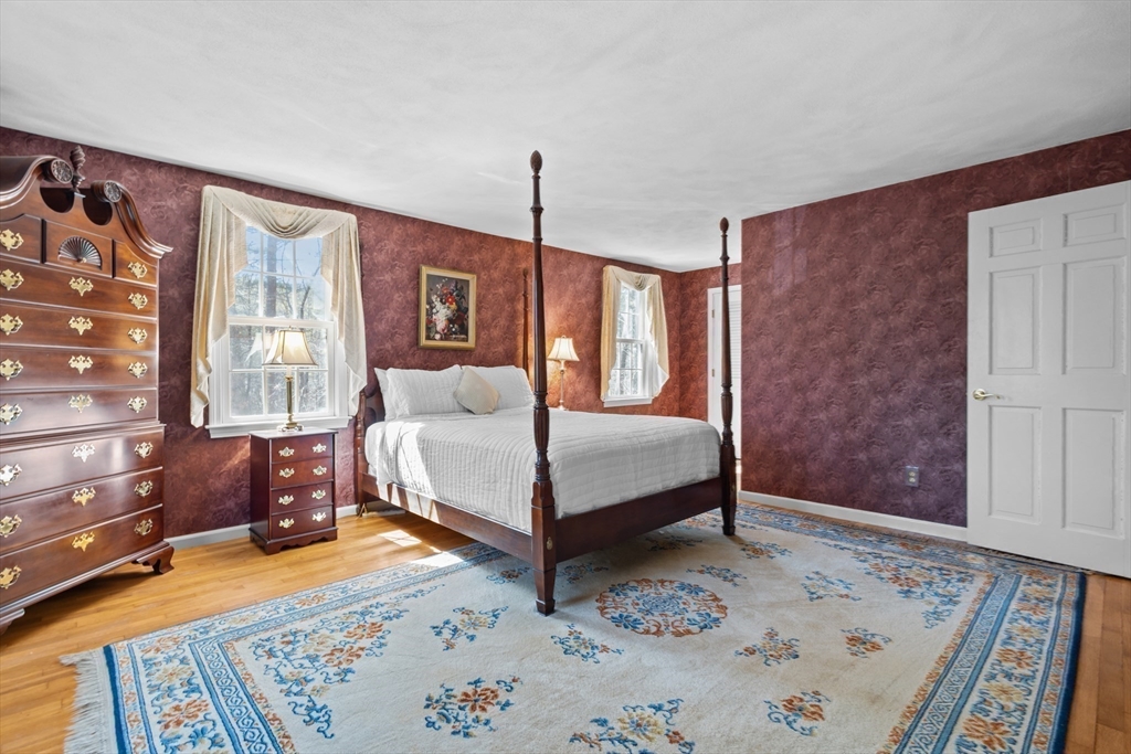 40 W Elm St