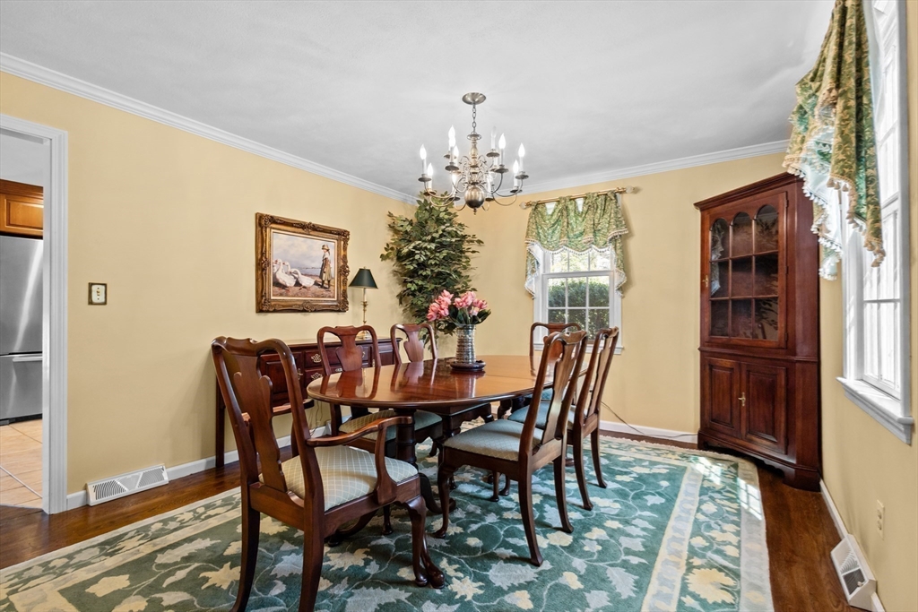 40 W Elm St