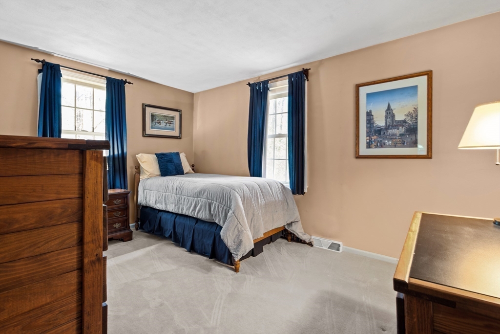 40 W Elm St