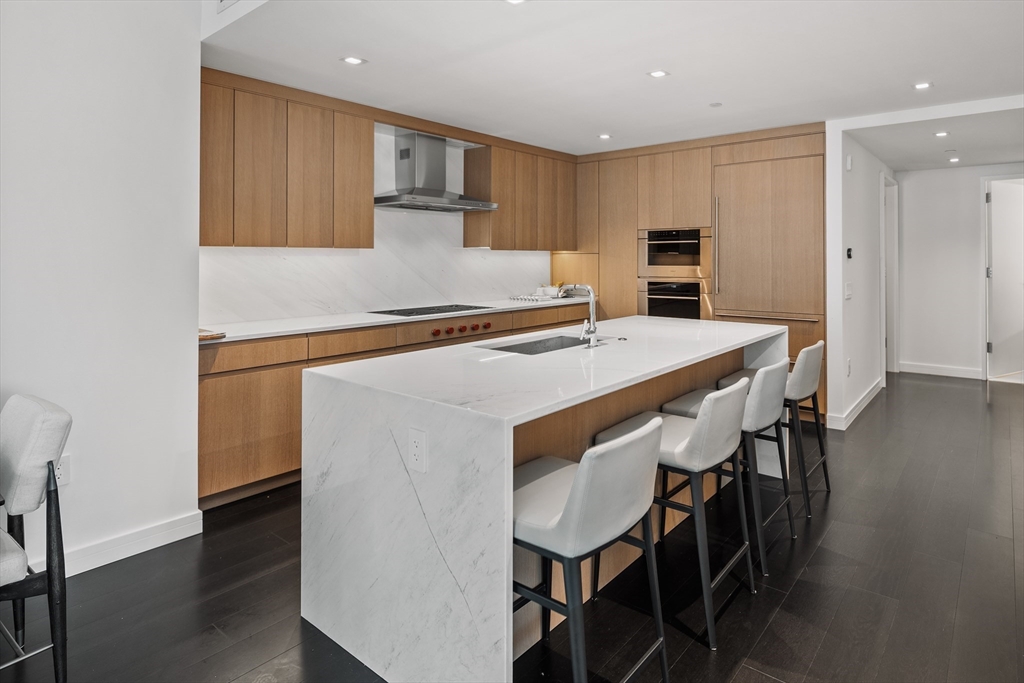 150 Seaport Blvd # 12G