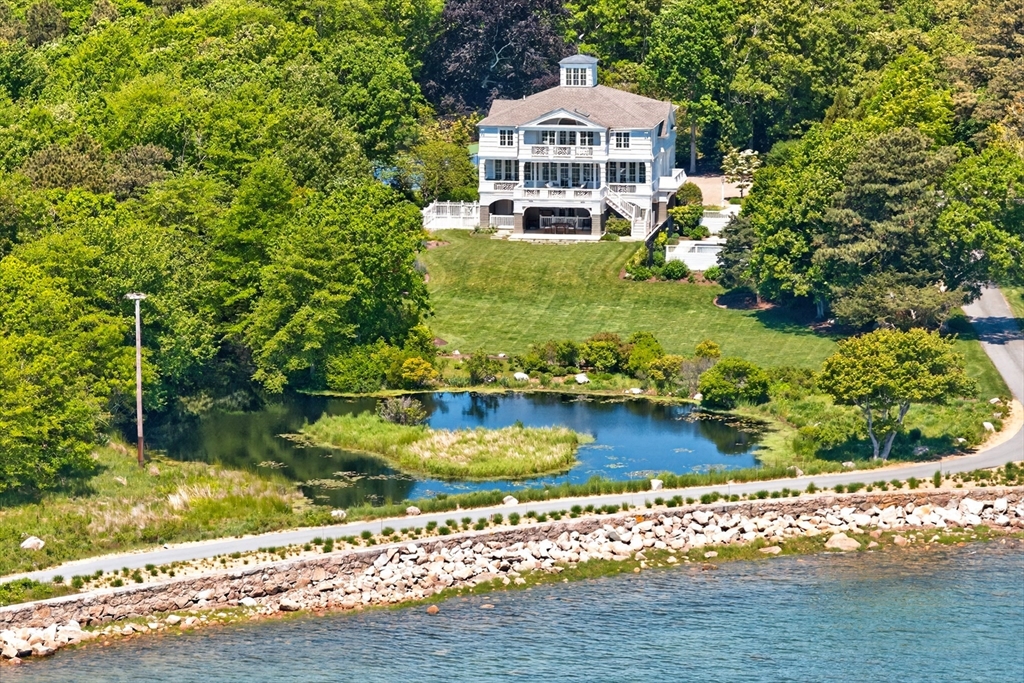 85 Moorings Rd
