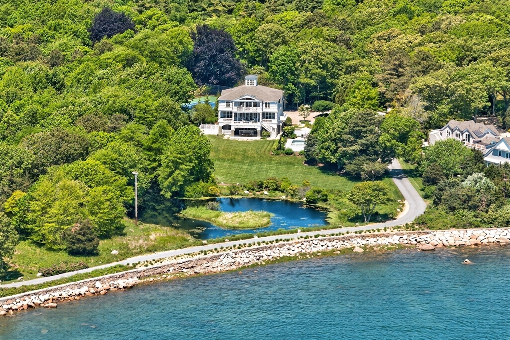 85 Moorings Rd