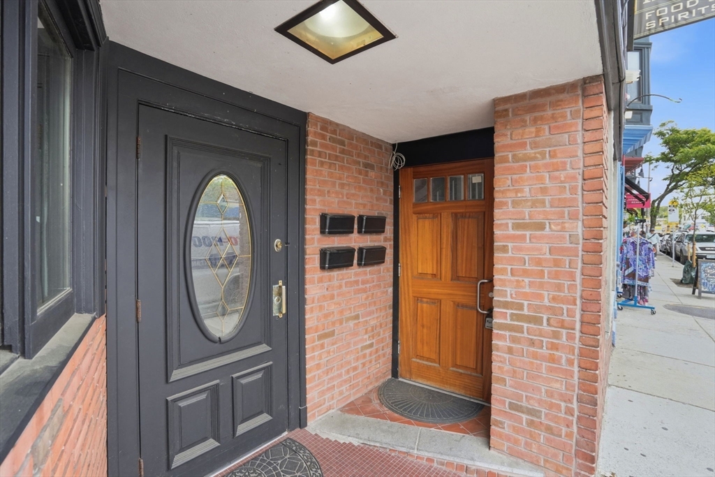 717 Centre Street