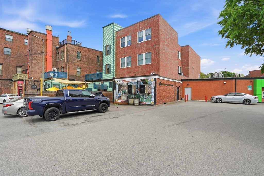 717 Centre Street