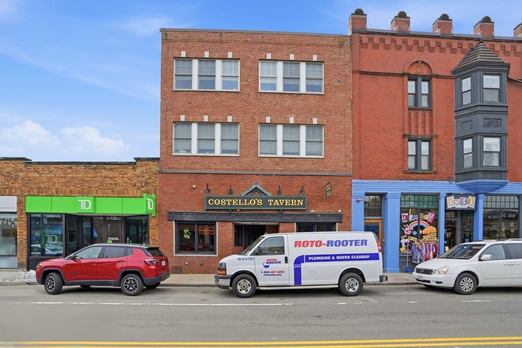 717 Centre Street