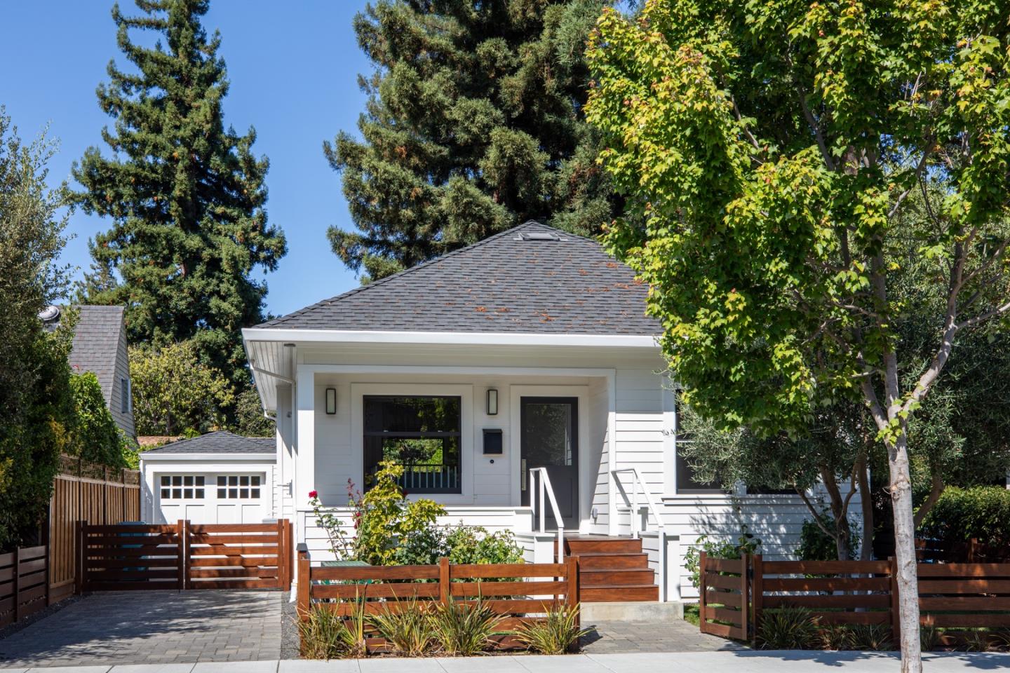 467 Everett AVE