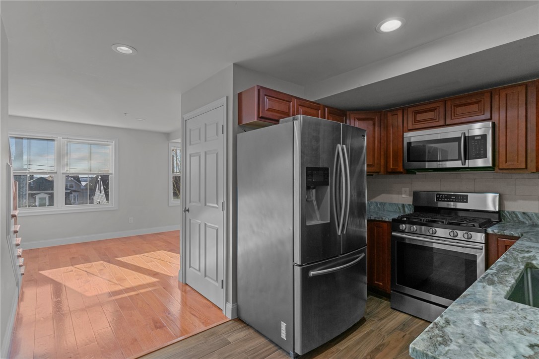 298 Wickenden Street 6