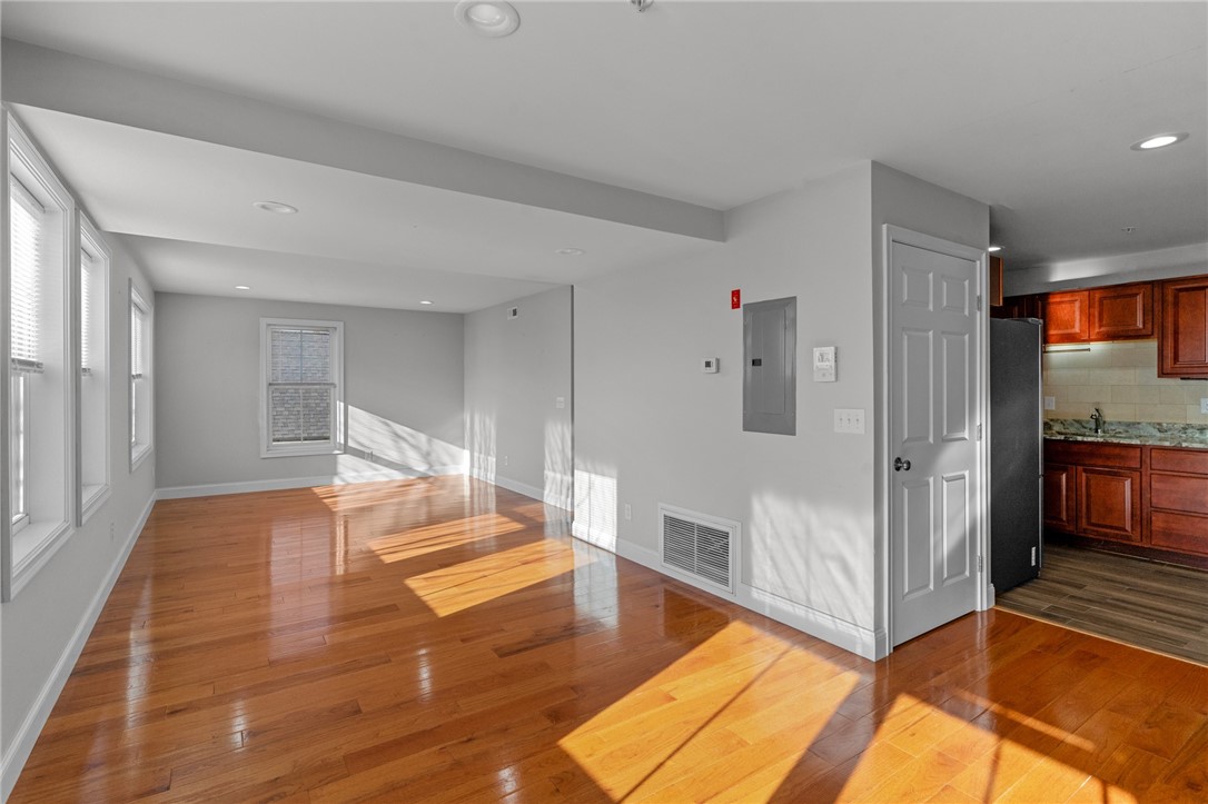 298 Wickenden Street 6