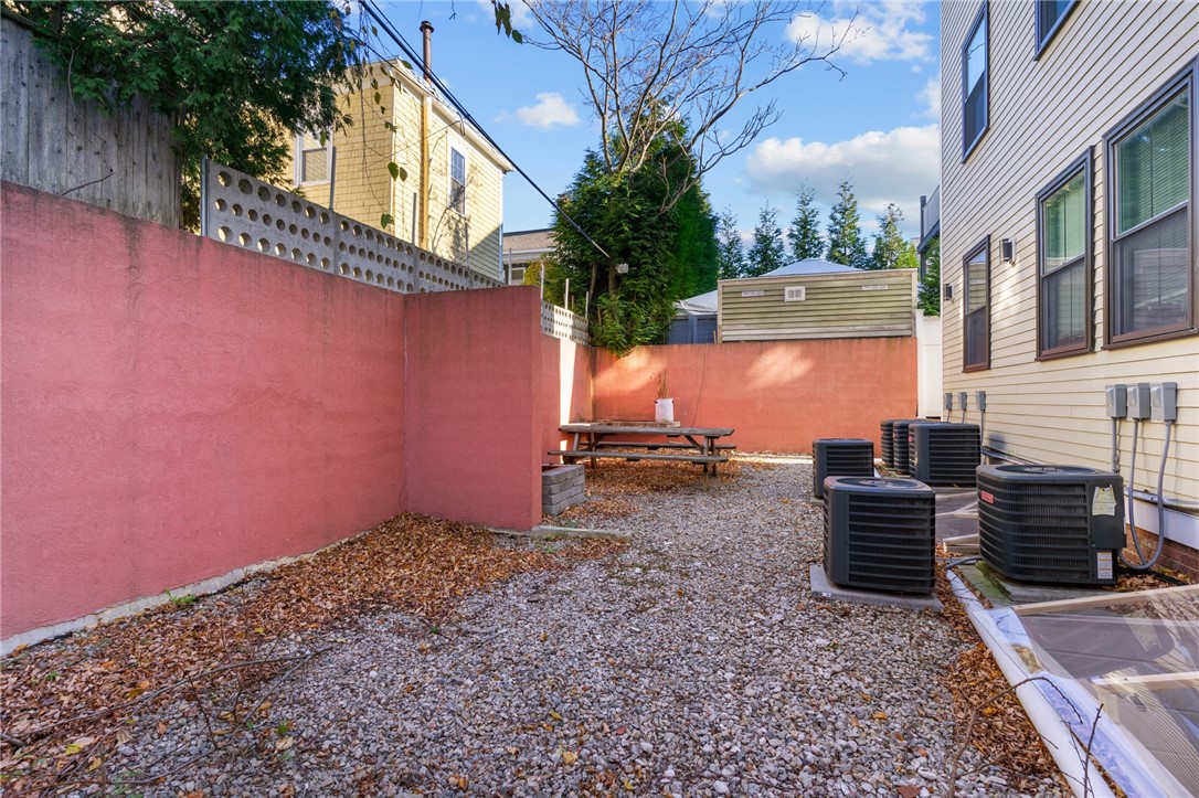 298 Wickenden Street 6