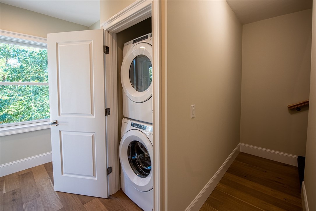 12 University Avenue