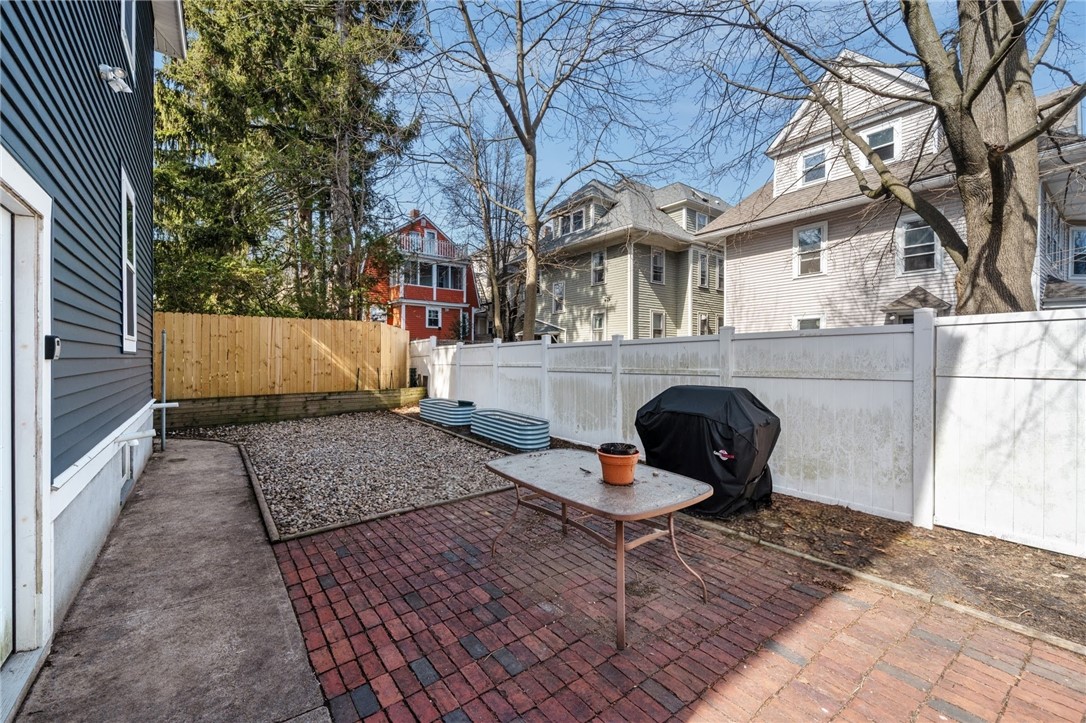 12 University Avenue