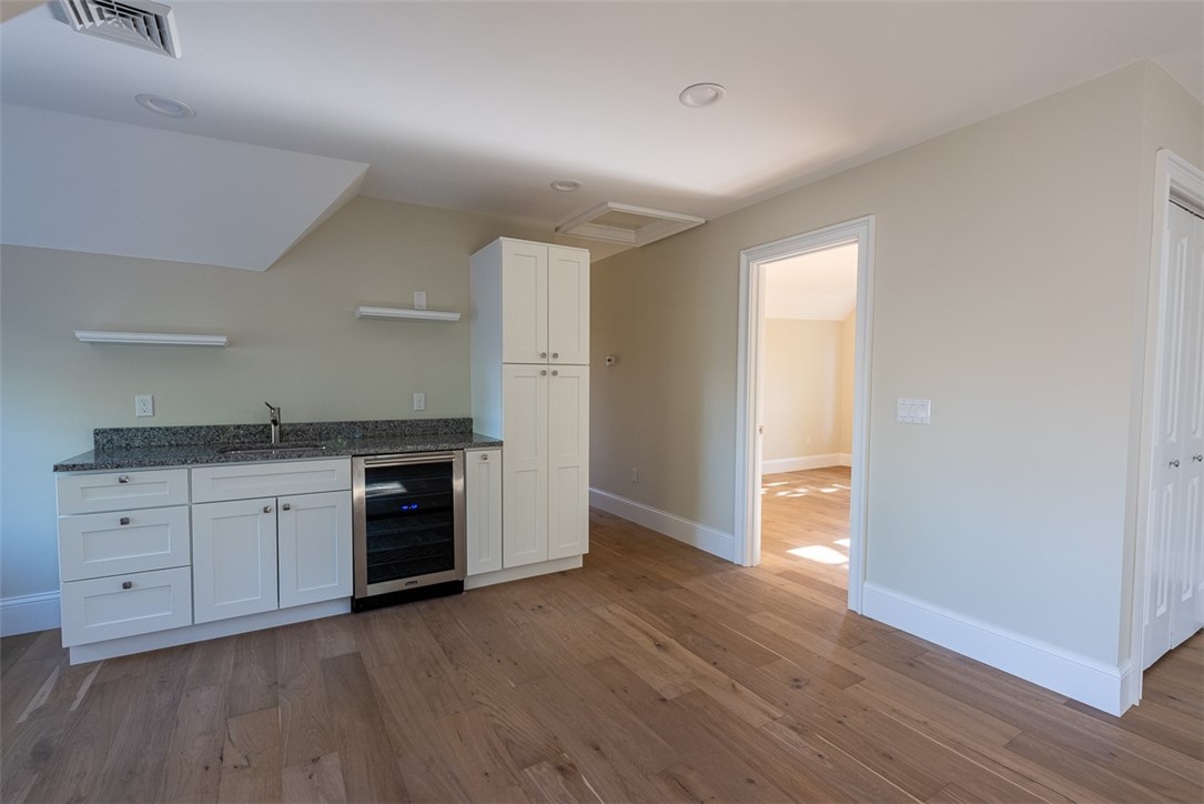 12 University Avenue