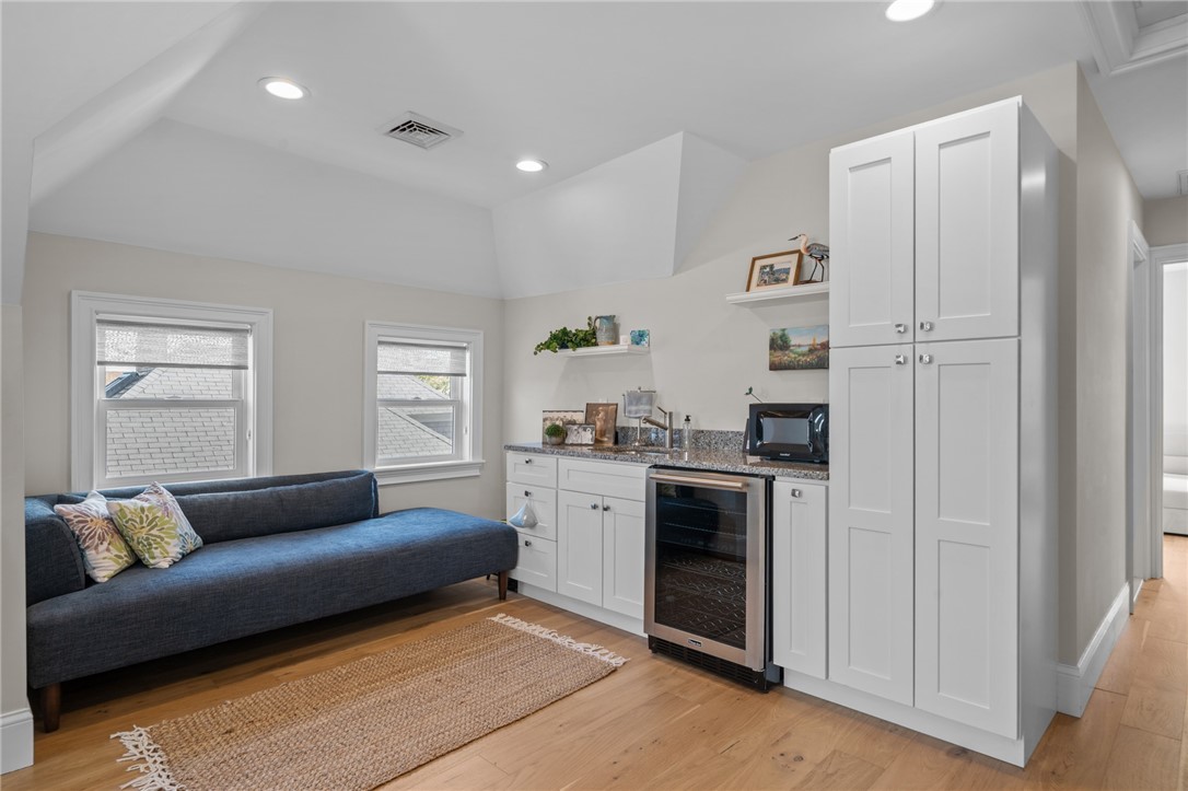 12 University Avenue