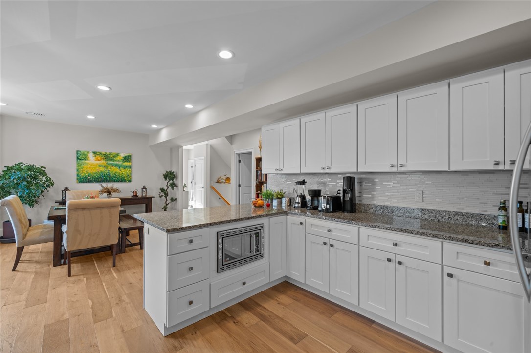 12 University Avenue