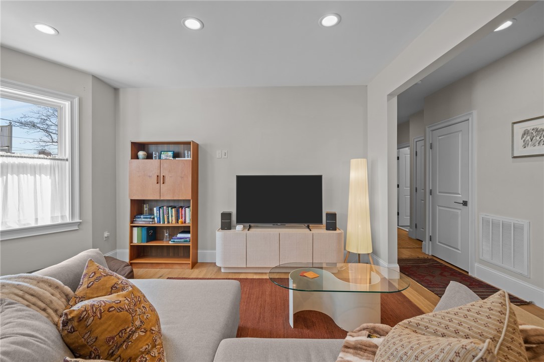 12 University Avenue