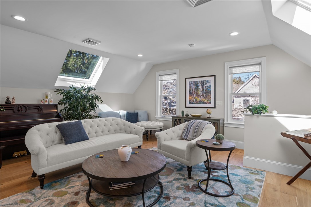 12 University Avenue