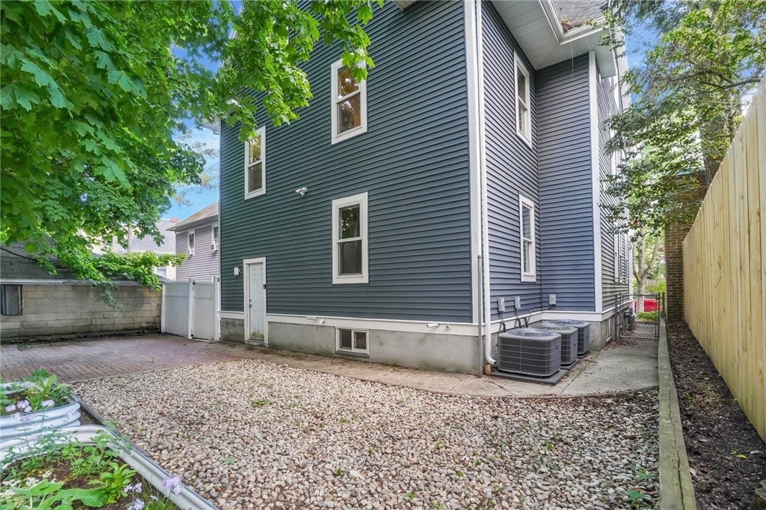 12 University Avenue