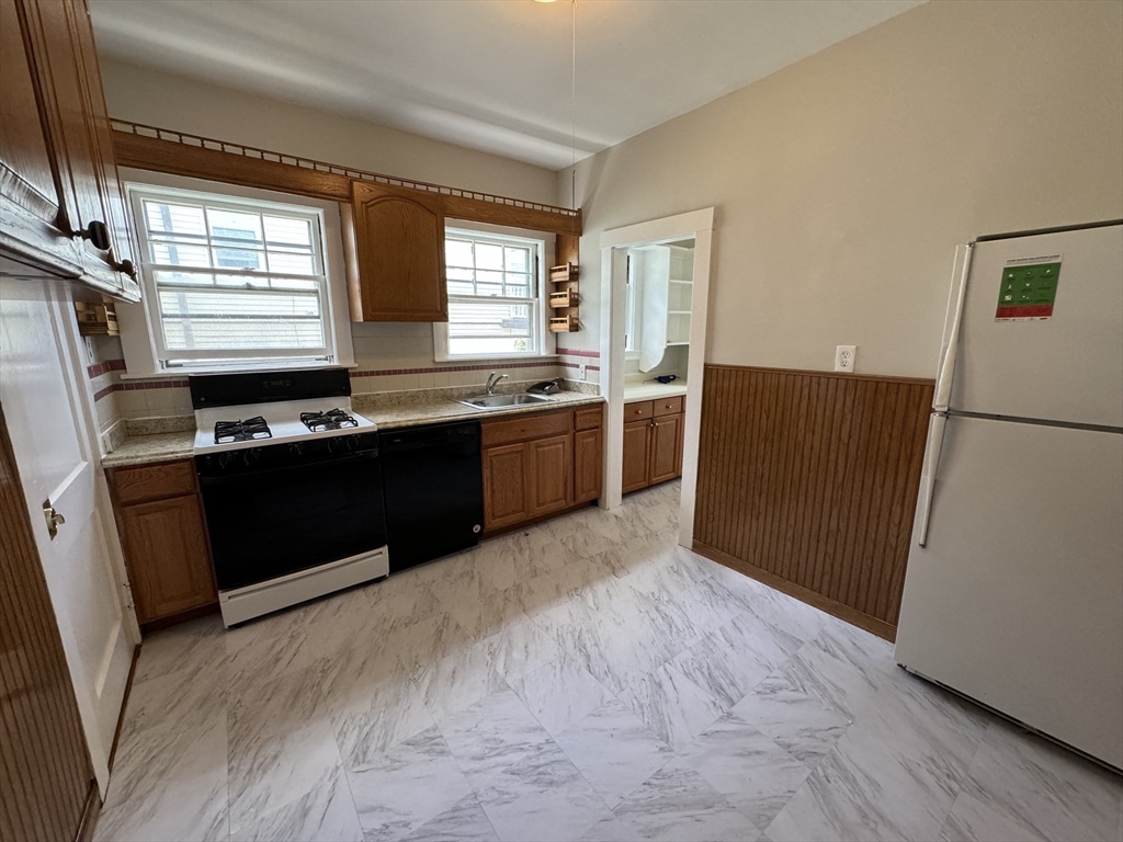 87 Oakland Street # 2A
