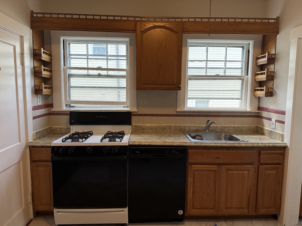 87 Oakland Street # 2A