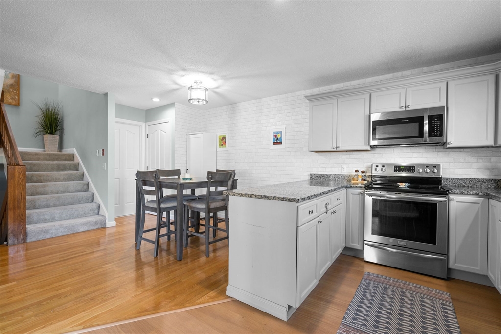 10 Carnation Cir # B