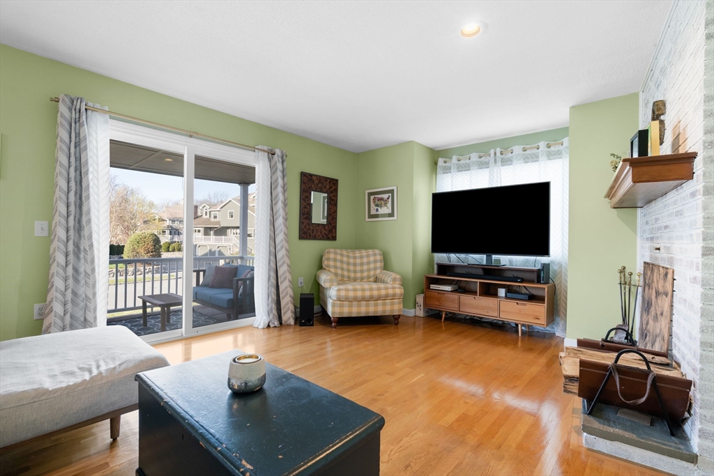 10 Carnation Cir # B