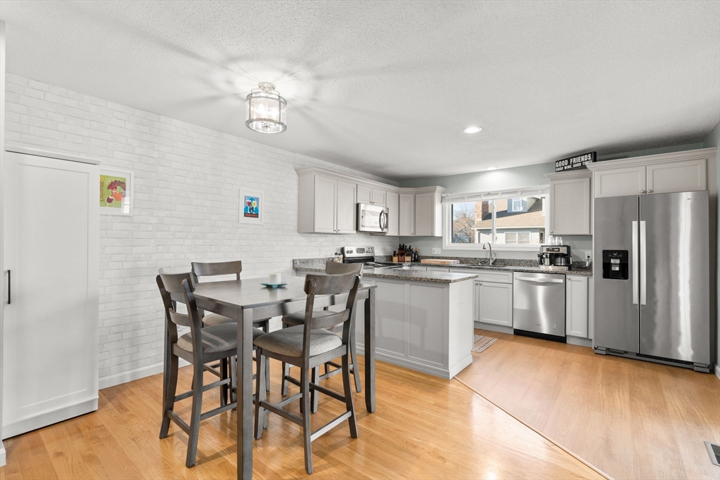 10 Carnation Cir # B
