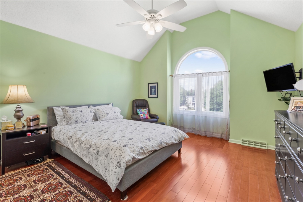 54 Jennifer Rd