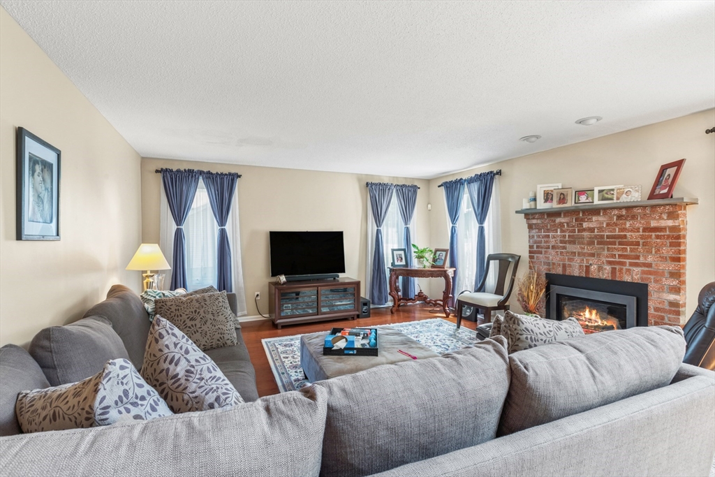 54 Jennifer Rd