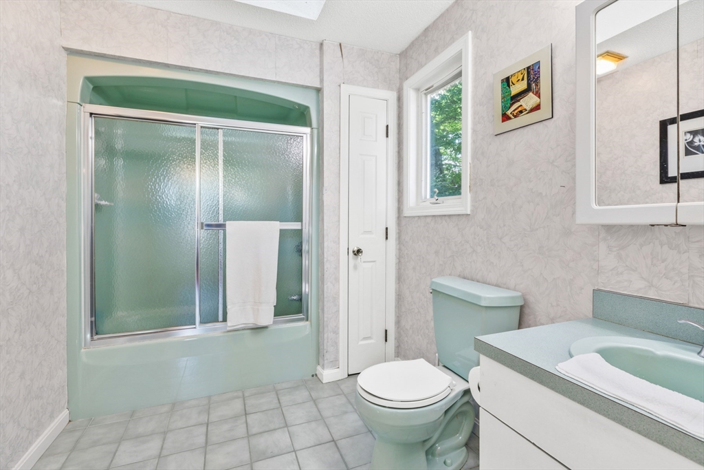 54 Jennifer Rd