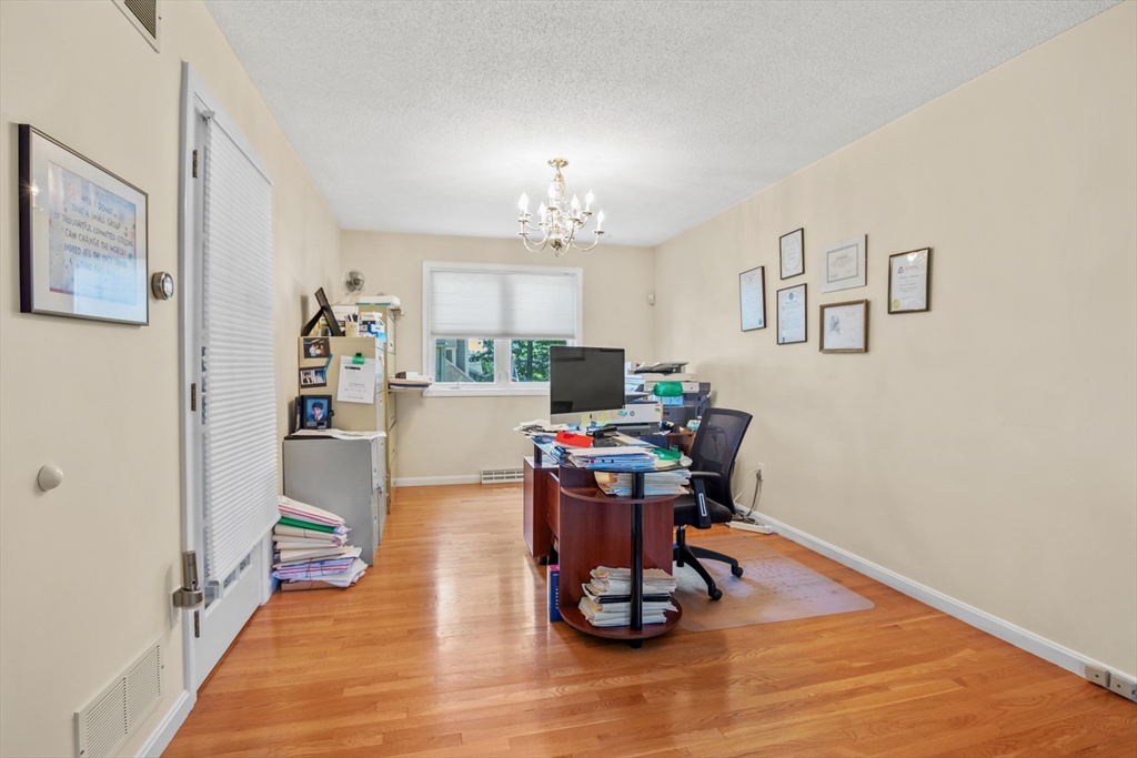 54 Jennifer Rd