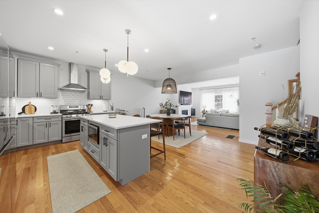 184 Main St # 3