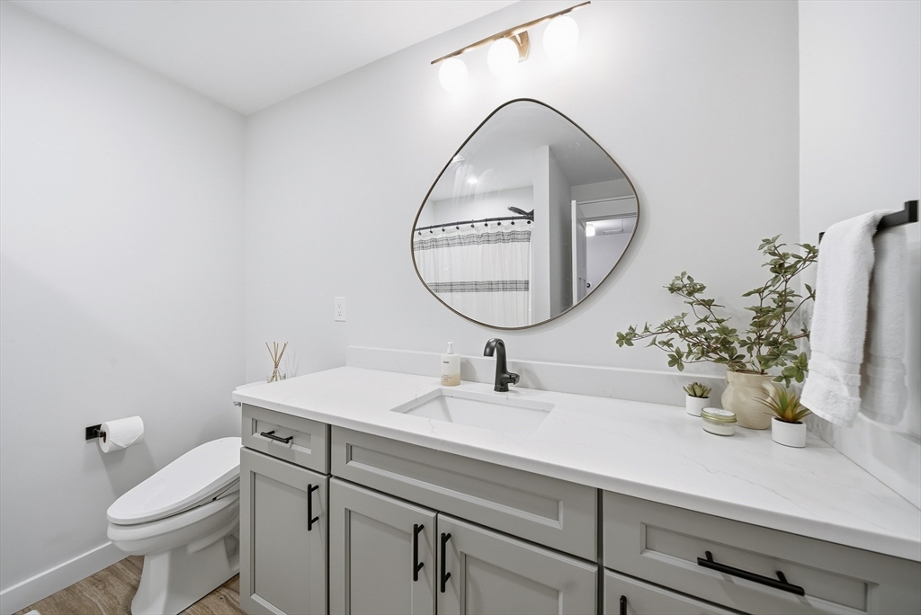 184 Main St # 3