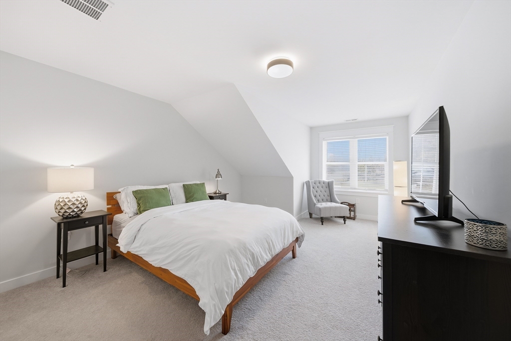 184 Main St # 3