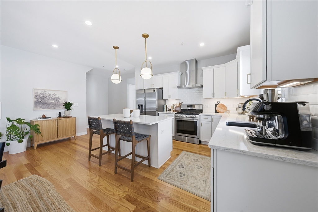 182 Main St # 4