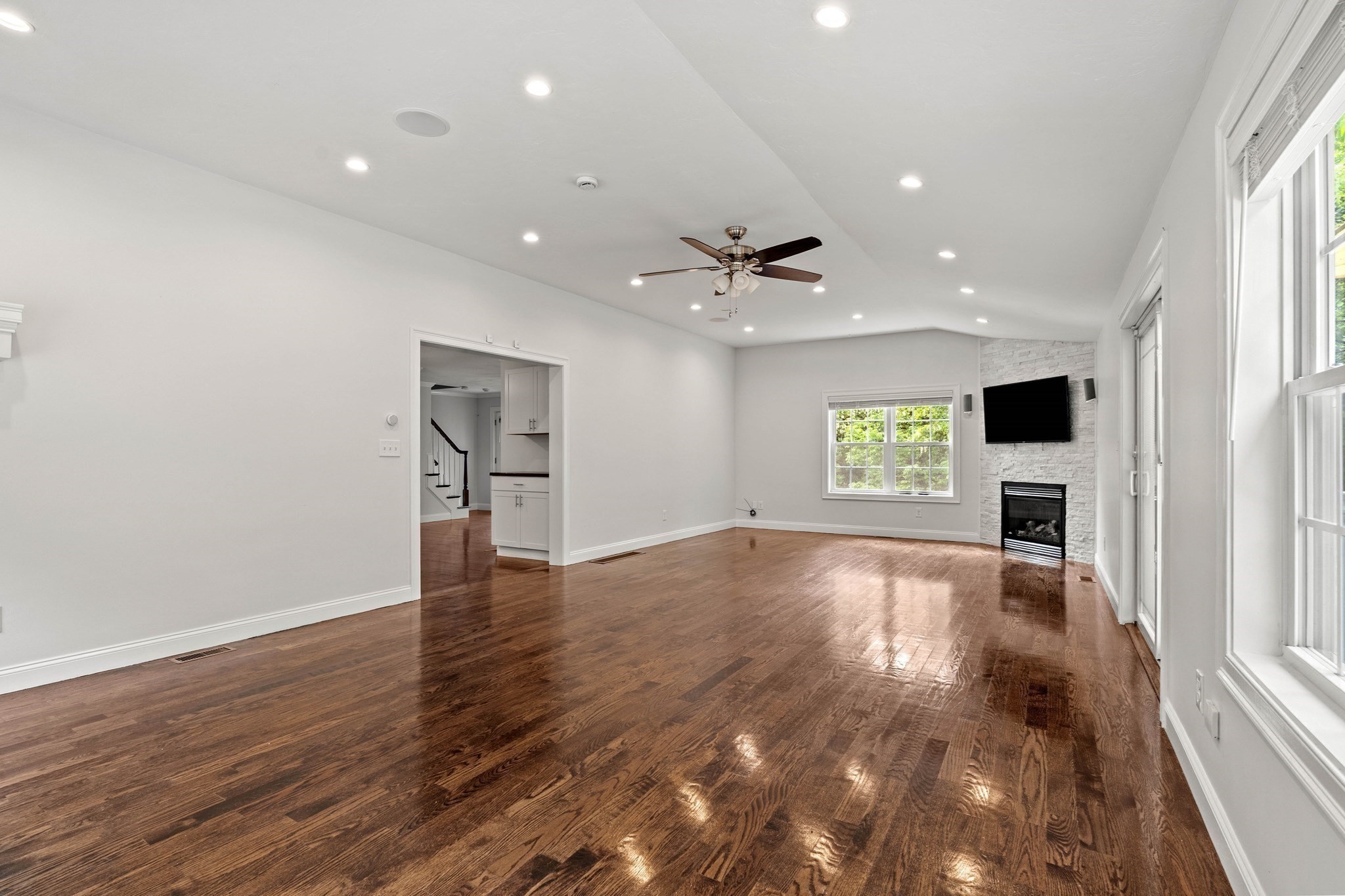 24 Bartlett Ave # 24