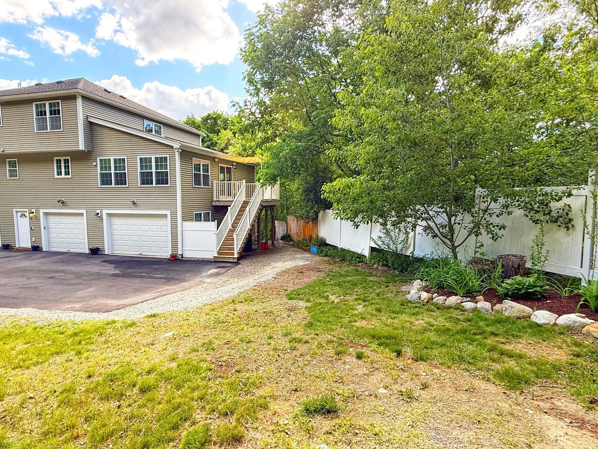 24 Bartlett Ave # 24