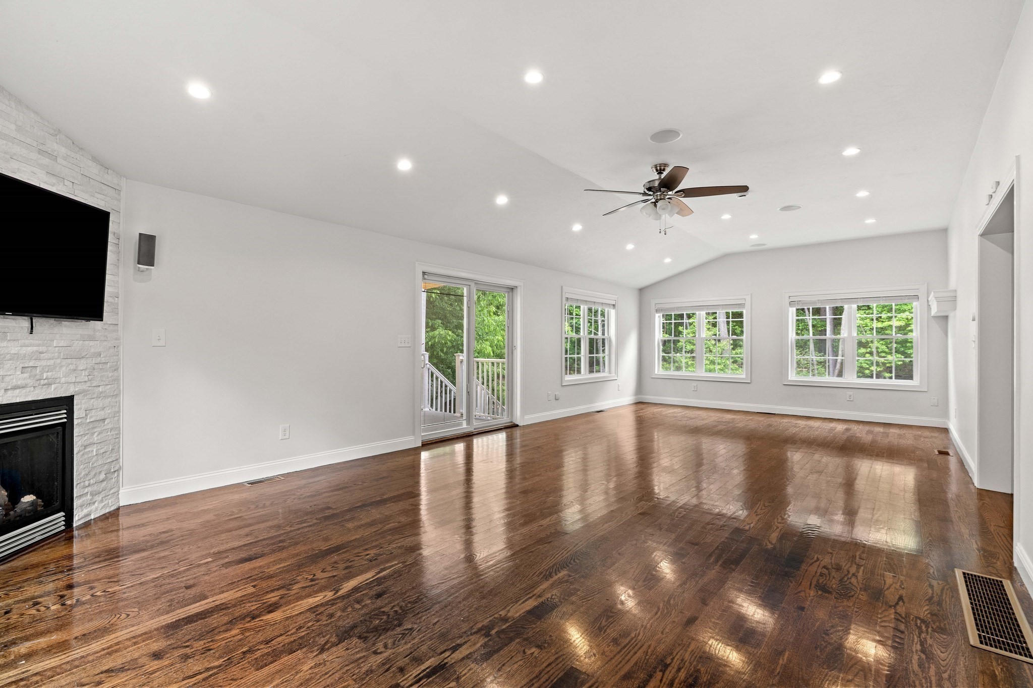 24 Bartlett Ave # 24