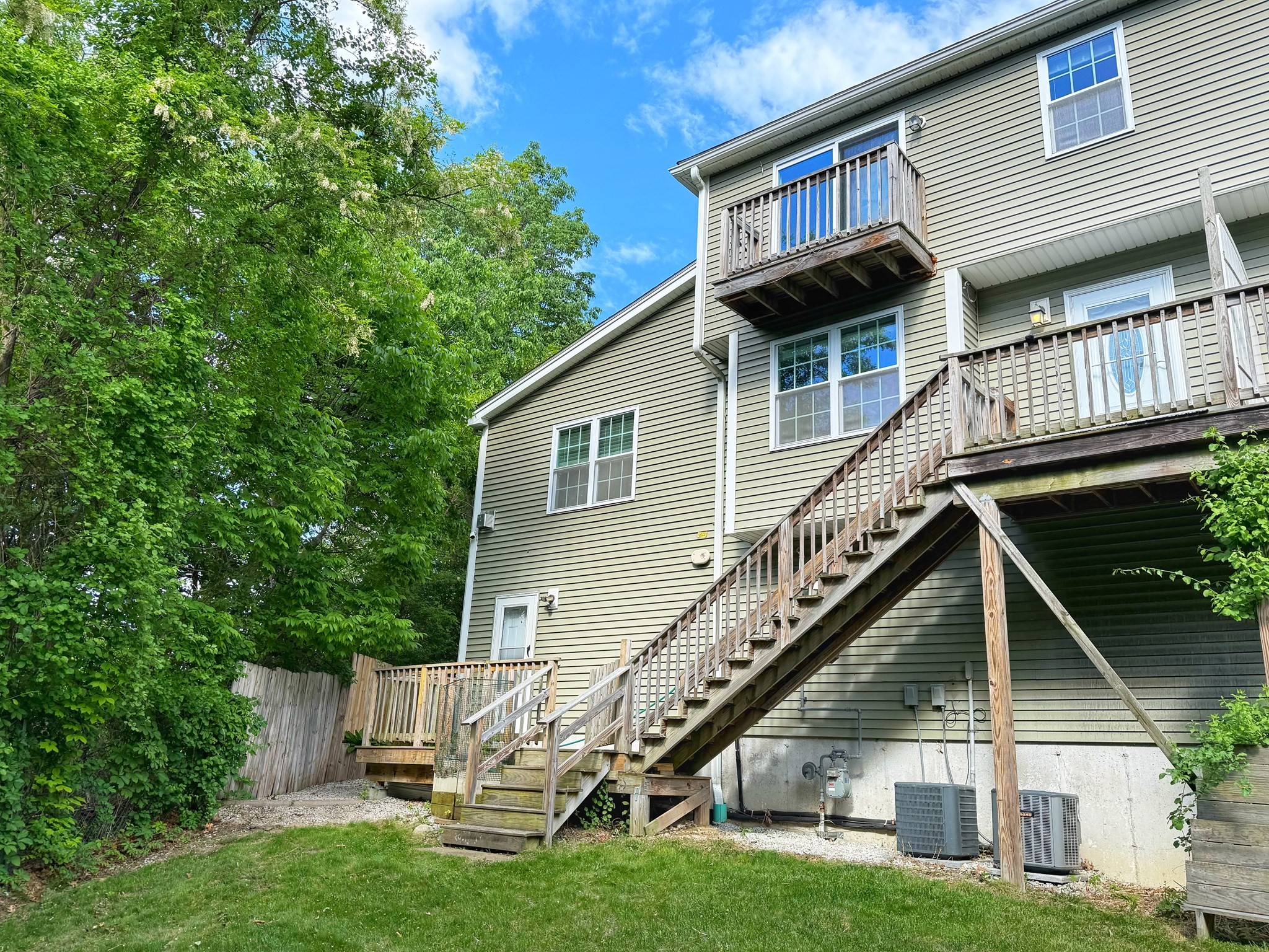 24 Bartlett Ave # 24