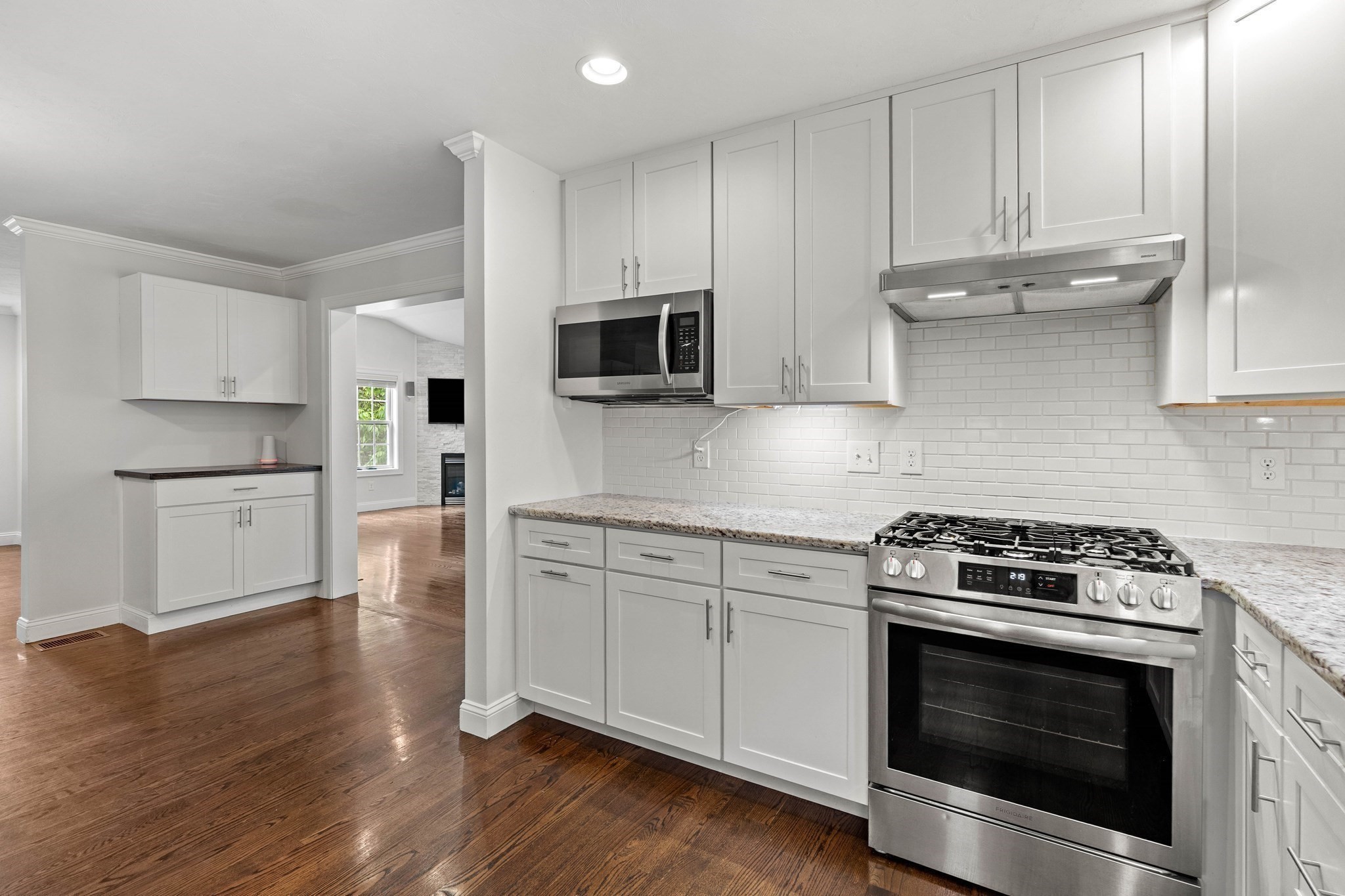 24 Bartlett Ave # 24
