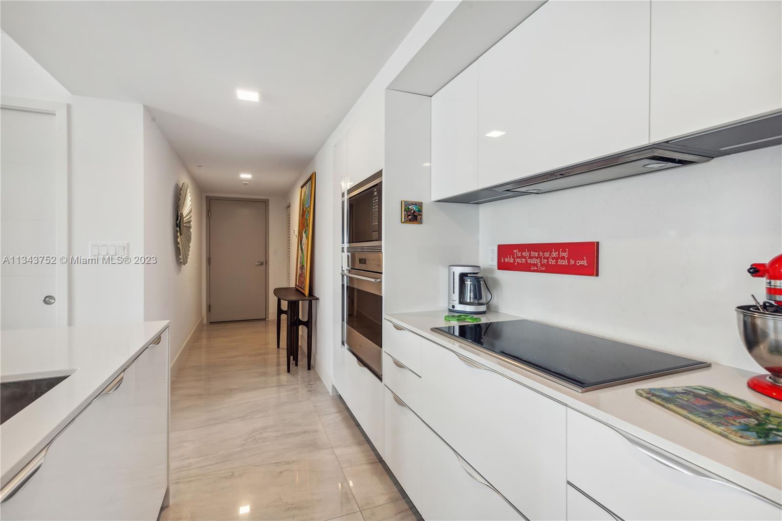 9521 E Bay Harbor Dr # 406