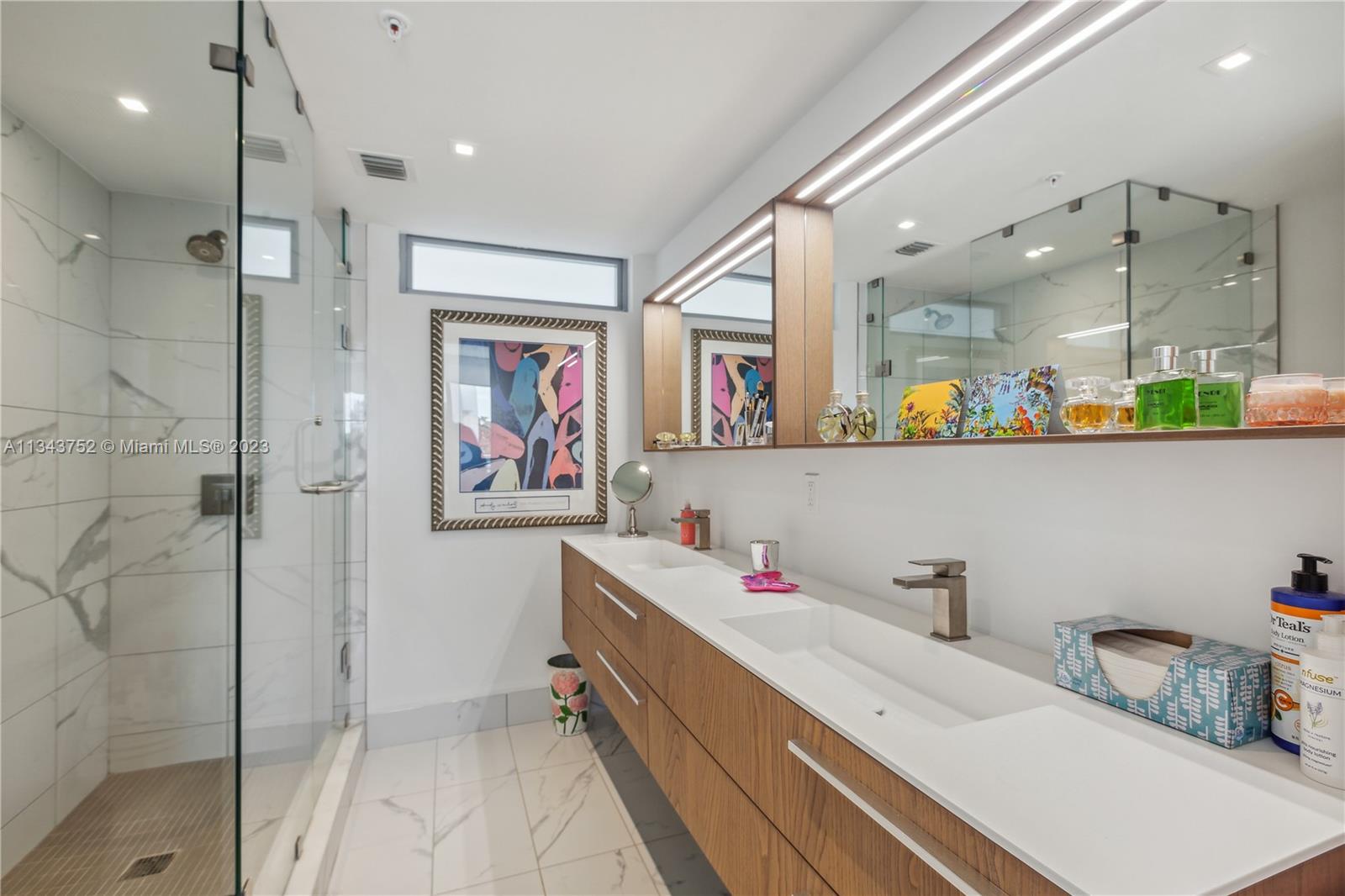 9521 E Bay Harbor Dr # 406