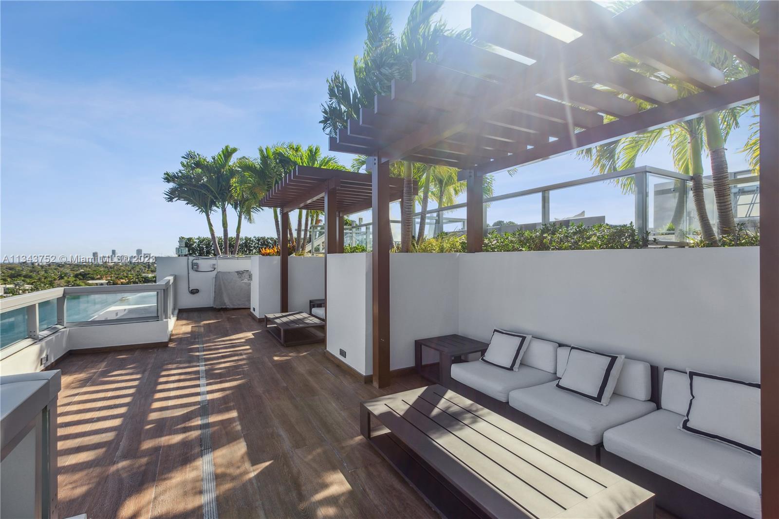 9521 E Bay Harbor Dr # 406