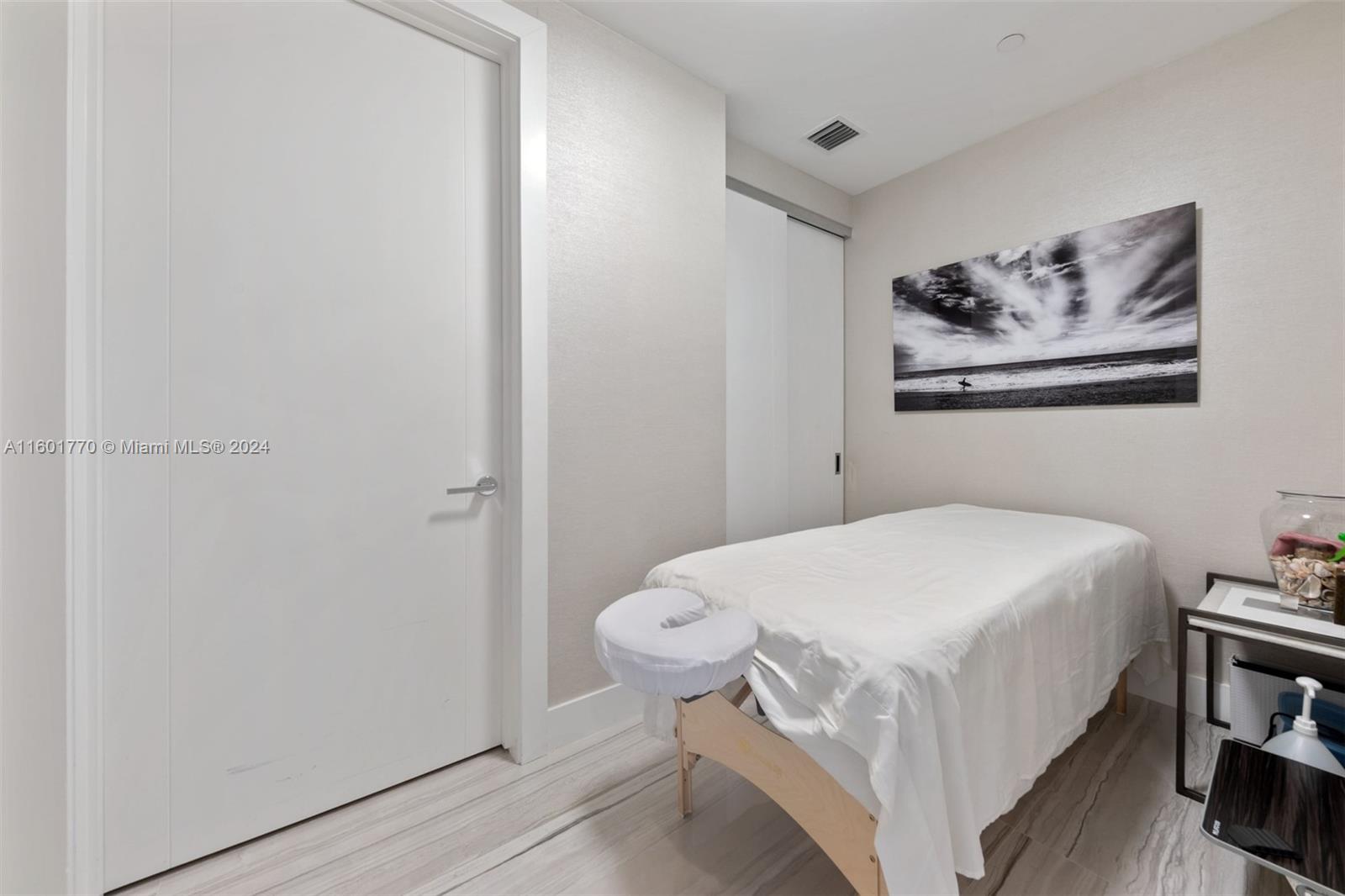 18501 Collins Ave # 2201