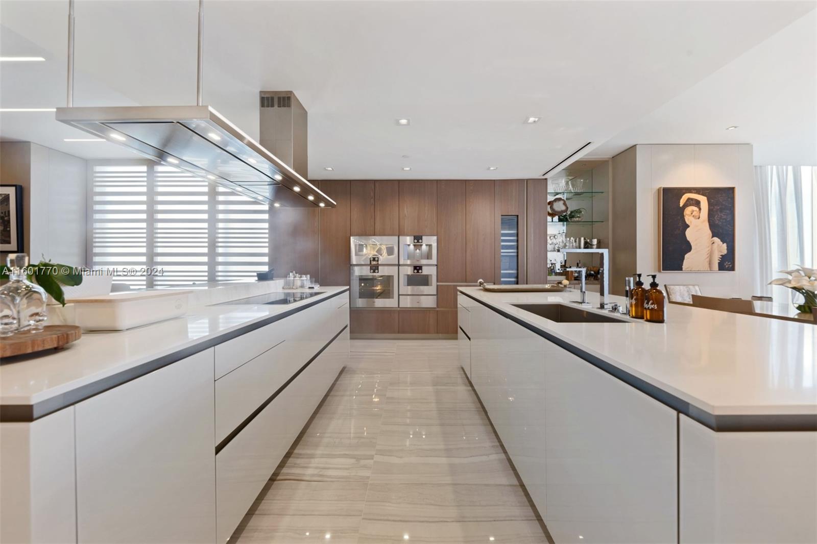 18501 Collins Ave # 2201