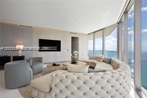 18975 Collins Ave # 5404
