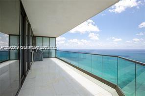 18975 Collins Ave # 5404
